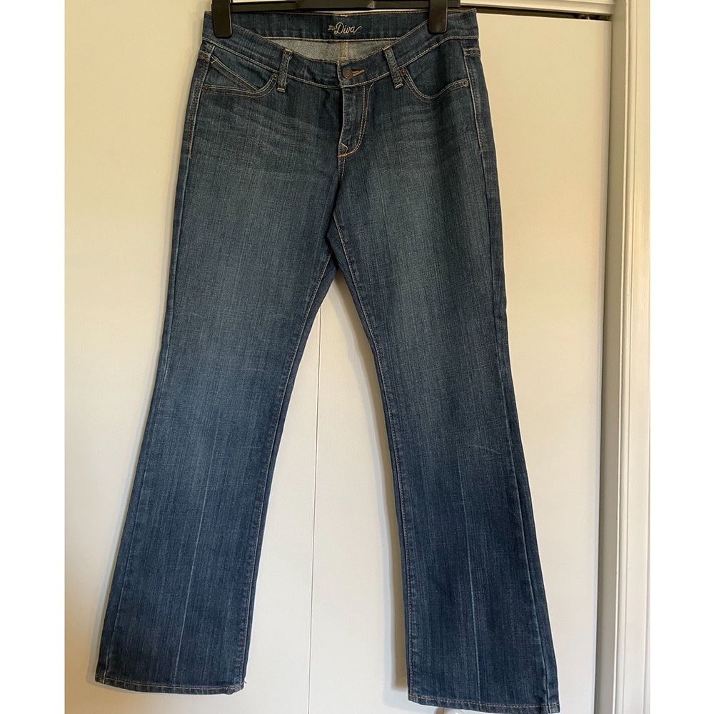 Old Navy jeans, Diva cut, size 6 regular